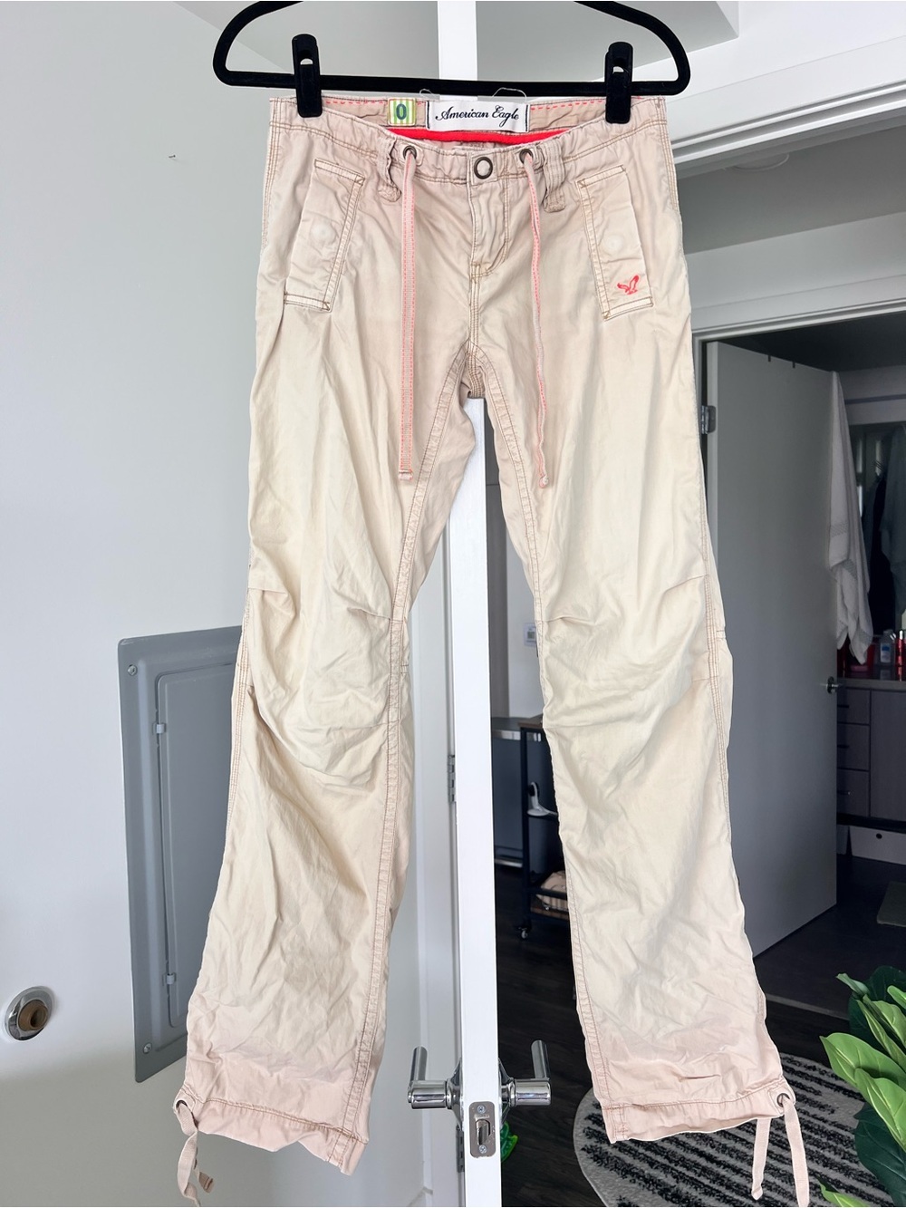 American Eagle Vintage Y2K Low Waist Cargo Pants Beige Size.0